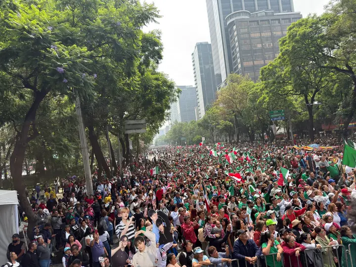 Desde temprana hora, miles de personas comenzaron a llegar a Paseo de la Reforma / Gina Sánchez