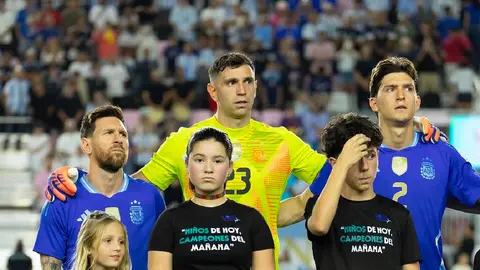 Lionel Messi, Emiliano Martínez y Leonardo Balerdi, con Argentina | IG: @leobalerdi5