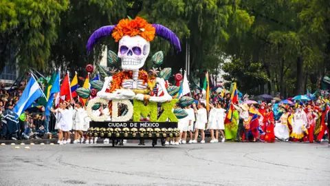 Catrinas, futbol y tradición mexicana se unirán en el Gran Desfile Mundialista sobre Paseo de la Reforma. / iStock