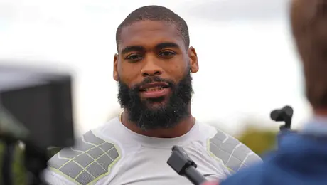 Arrestan a Jonathon Cooper, linebacker de Broncos, por violencia doméstica