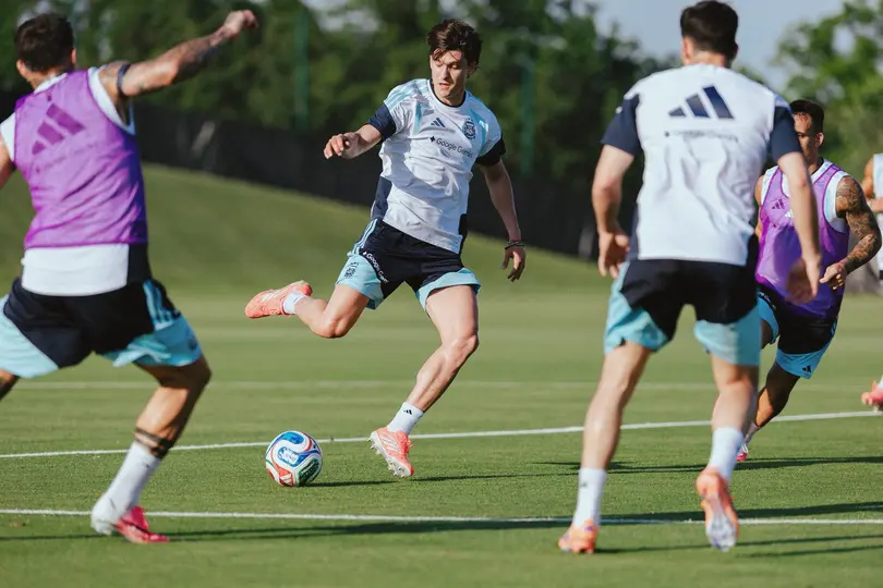 Leonardo Balerdi en el entrenamiento l X:Argentina