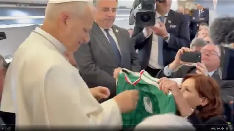 El Sumo Pontífice lamenta que ni Perú ni Italia vayan al Mundial / Especial