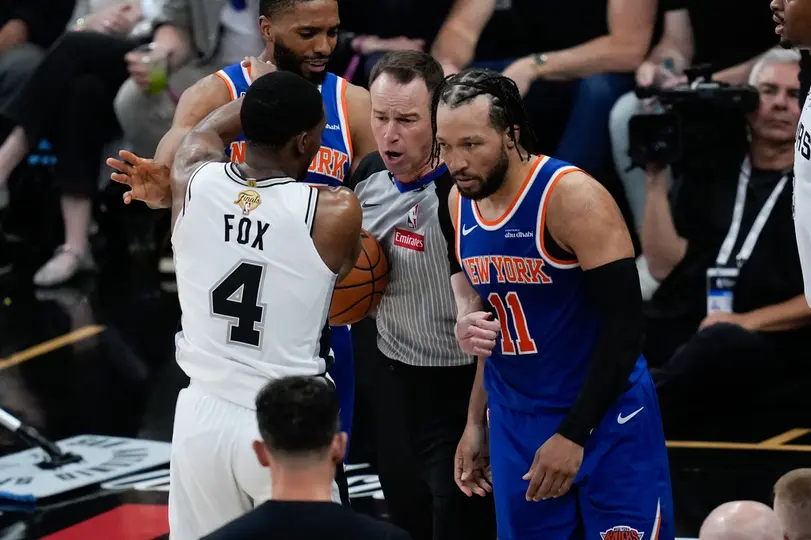 Brunson se puso la capa de héroe para la viCtoria ante los Spurs l AP