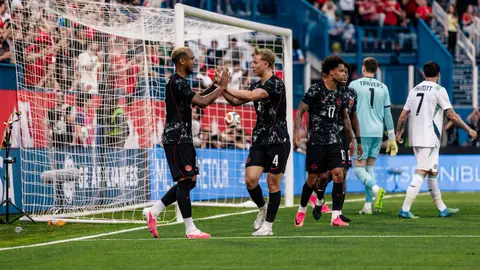 Canadá ante Irlando en amistoso l X:CANMNT_Official