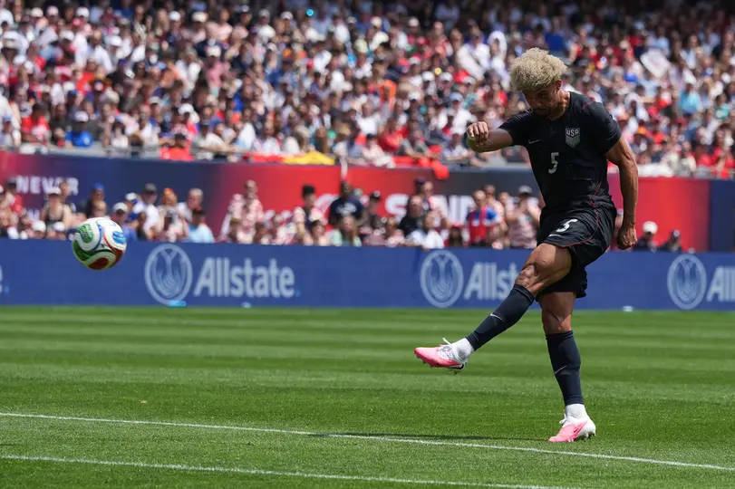 Antonee Robinson con Estados Unidos | AP