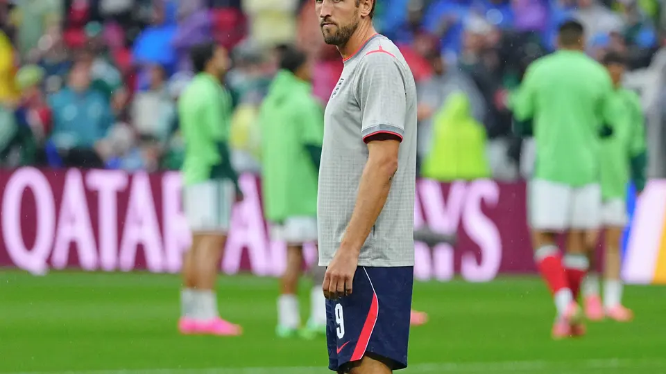 Harry Kane calentando en el Estadio Ciudad de México | IMAGO 7