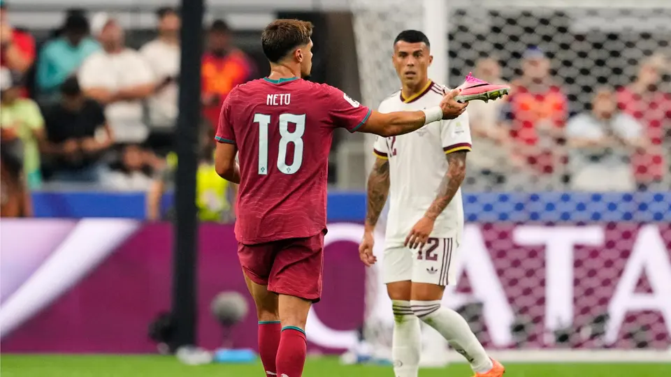 Pedro Neto en el partido de Portugal contra España | AP