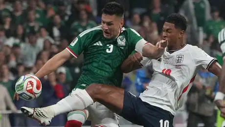Jude Bellingham evita el empate de México con brutal despeje
