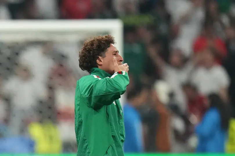 Guillermo Ochoa en el Estadio Azteca | AP