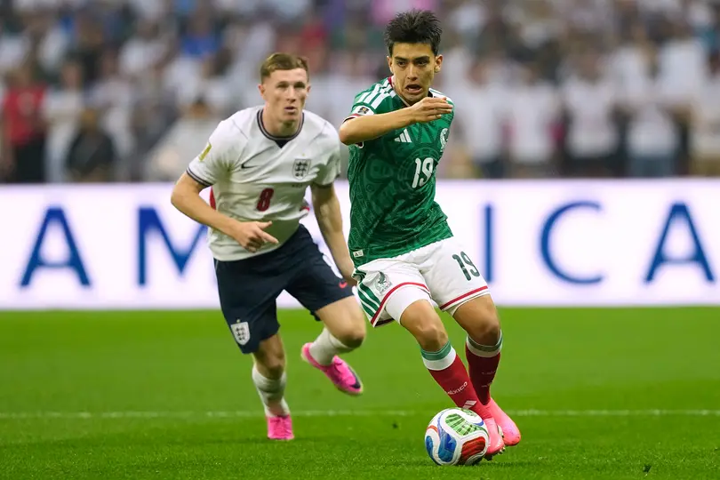 Gilberto Mora ante Inglaterra | AP