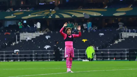 Guillermo Ochoa tiene emotivo adiós en el Estadio Azteca tras derrota de México ante Inglaterra