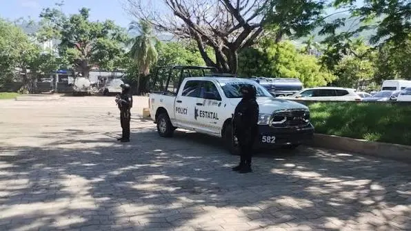 México es víctimma de un fin de semana violento /  / @GN_Carreteras
