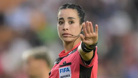 Katia Itzel vive incomodo momento con aficionado: "no le voy a decir a nadie"