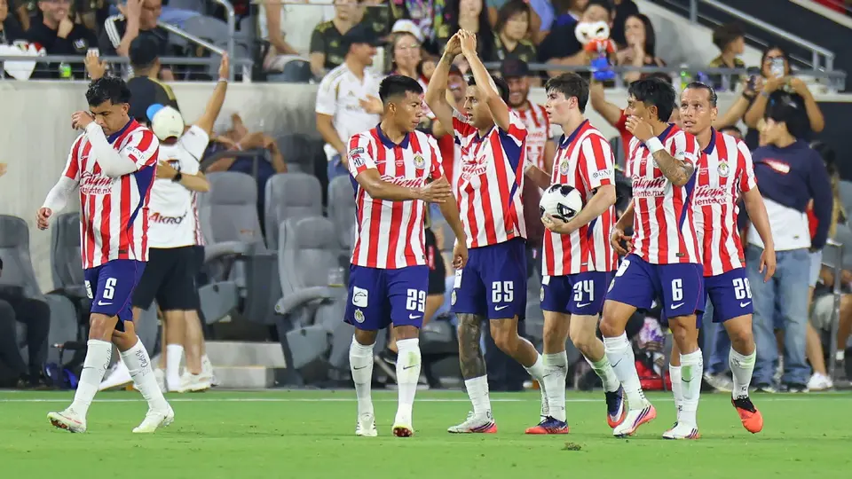 Jugadores de Chivas celebrando el gol de Alvarado en Leagues Cup | IMAGO7