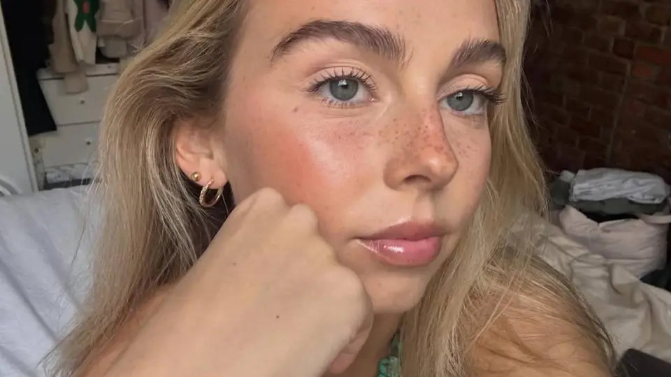Muere la influencer Sydney Towle a los 26 años tras documentar su lucha contra un raro cáncer