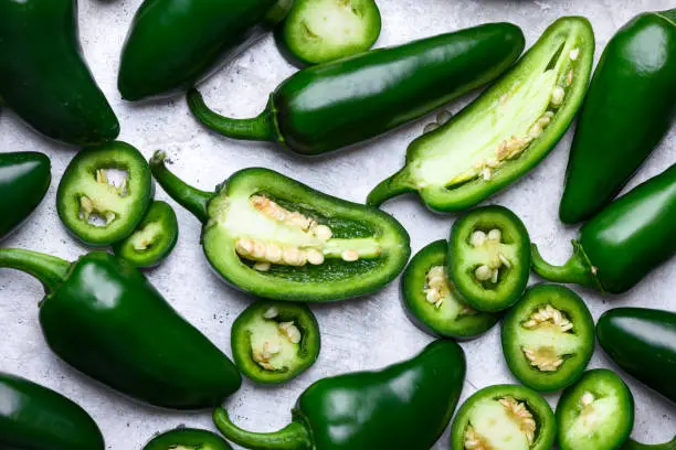 Los CDC y la FDA rastrearon el origen del brote hasta jalapeños de México distribuidos por Coast Citrus Distributors a restaurantes en Estados Unidos./ Pixabay