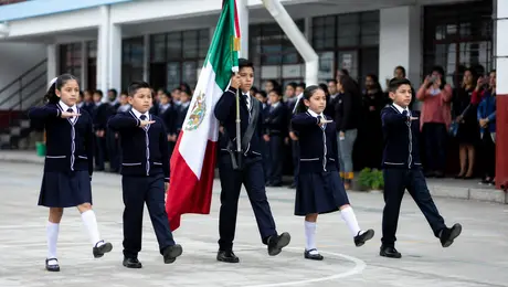 La escolta escolar ya no será para los alumnos con mejores calificaciones: SEP cambia las reglas