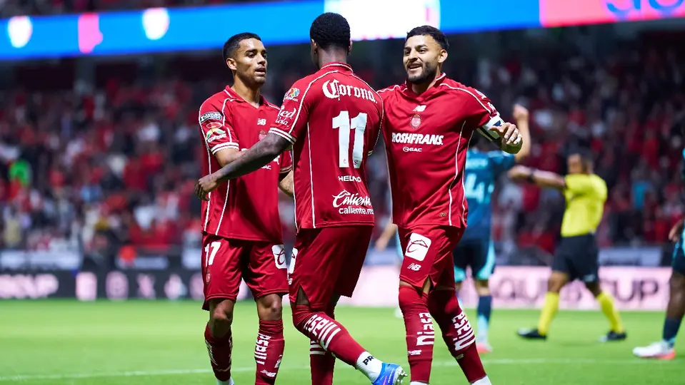 Toluca celebrando la victoria ante Seattle de Leagues Cup | MEXSPORT