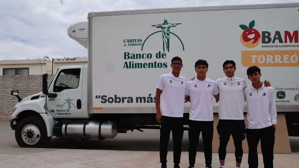 Jugadores de Santos en un programa social del equipo | SANTOS