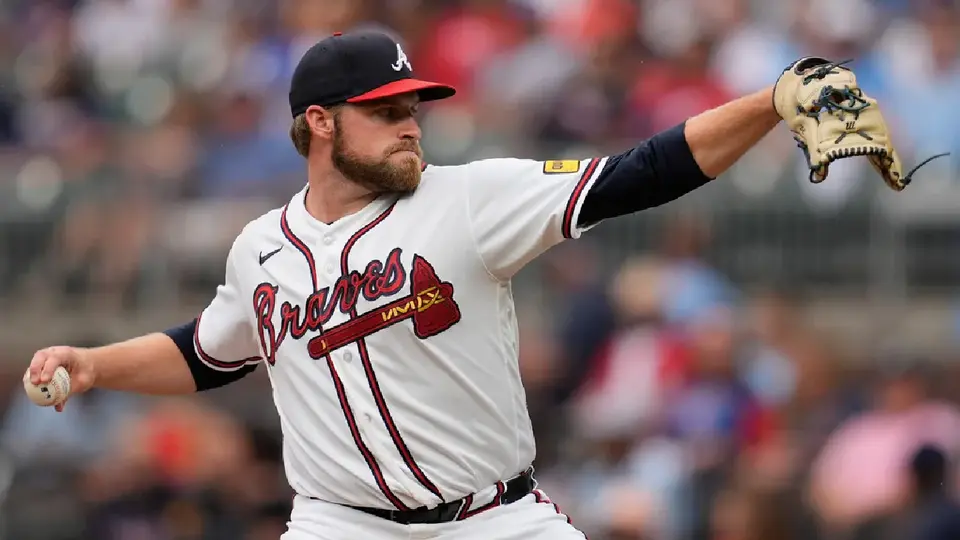 Bryce Elder guía a Bravos a su séptima victoria consecutiva