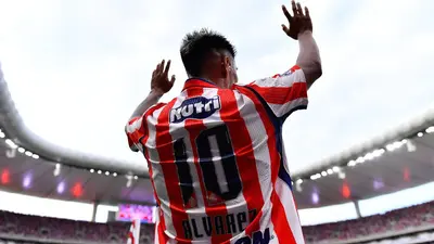 Efraín Álvarez presume intercambio de Jersey con Heung Min Son pese a la 'derrota' de Chivas