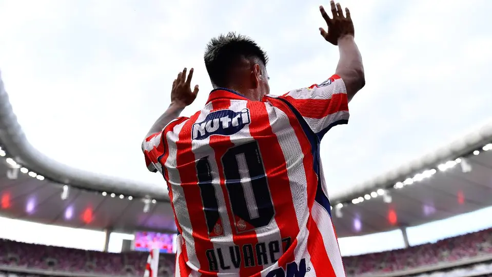 Efraín Álvarez en partido con Chivas | MEXSPORT