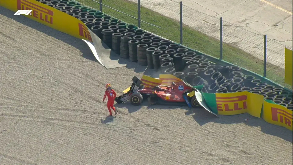 Charles Leclerc tras su choque con Ferrari en el Gran Premio de Italia 2026 | X: @F1