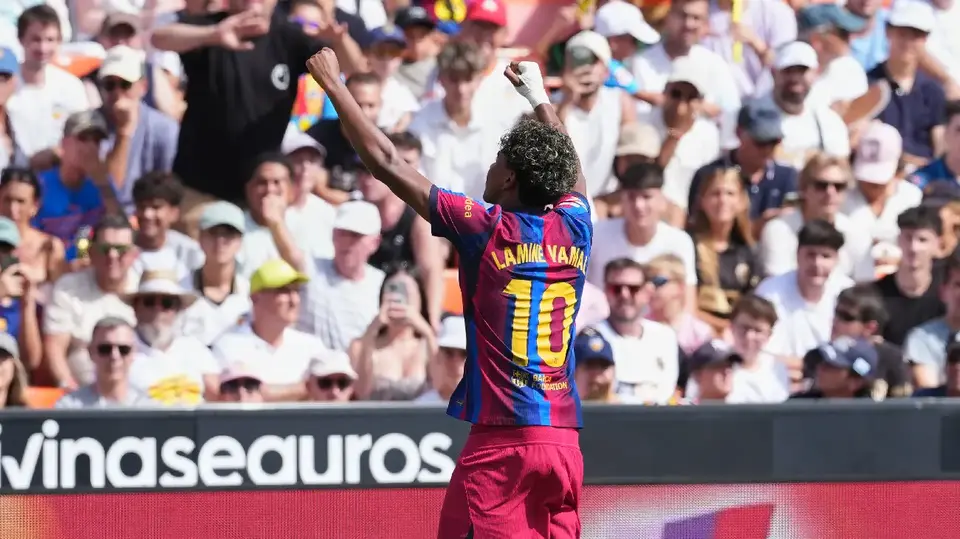 Lamine Yamal con el Barcelona | AP