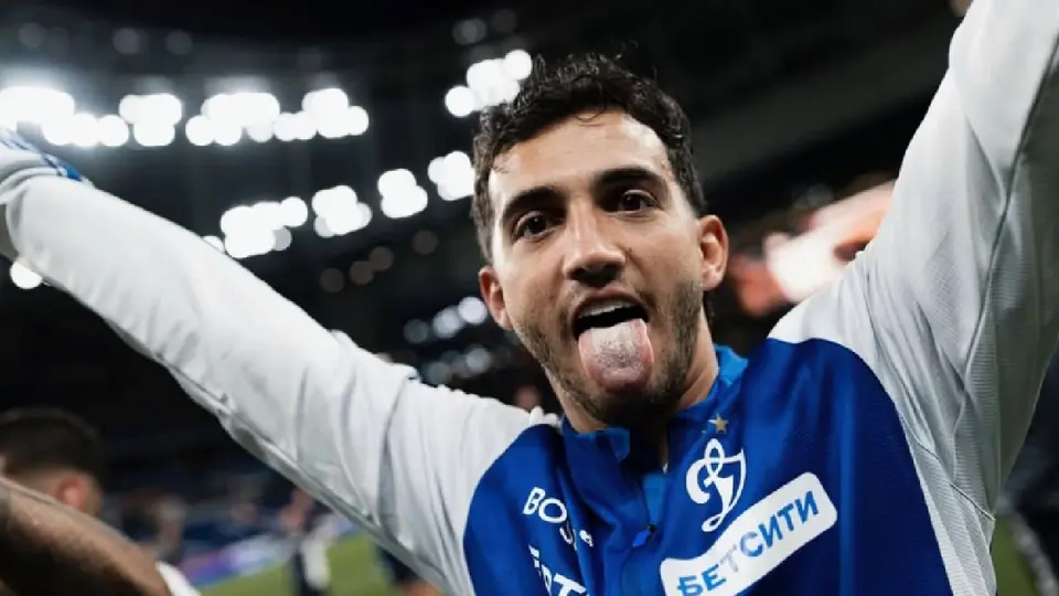 Luis Chávez fue titular en la victoria del Dinamo de Moscú sobre Spartak