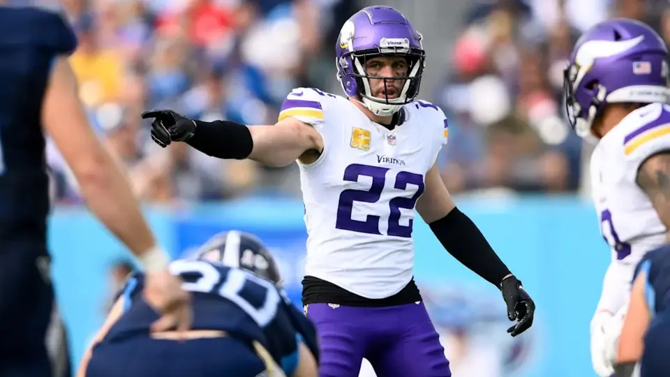 Harrison Smith regresa a los Vikings para jugar su temporada 15 en la NFL