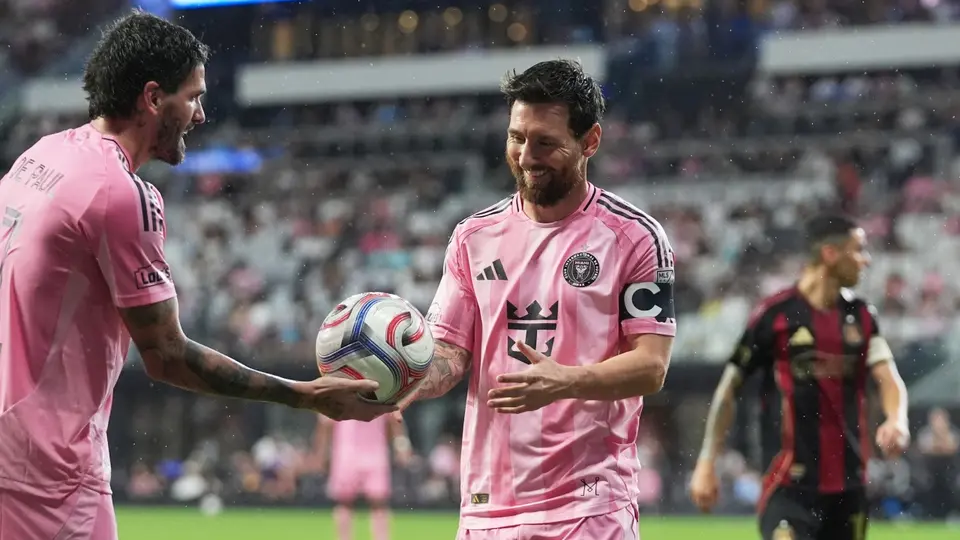 VIDEO: El emotivo reencuentro entre Lionel Messi y 'Tata' Martino