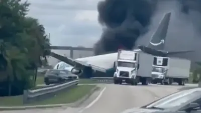 VIDEO: Avión de Prime Air se sale de la pista y se incendia en aeropuerto de Miami
