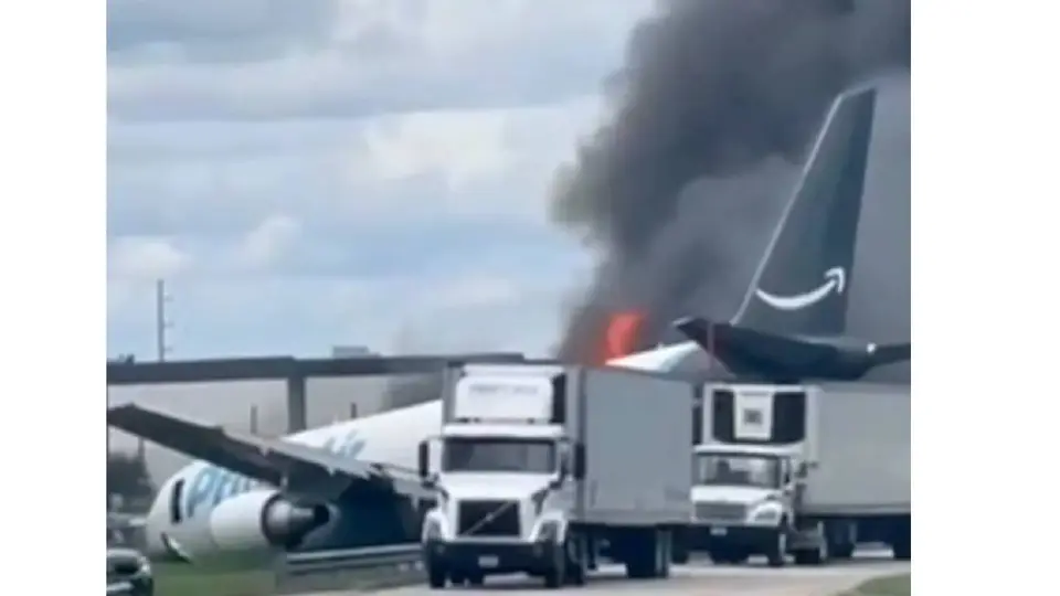 Más de 60 unidades de emergencia de Miami-Dade Fire Rescue fueron desplegadas para atender el percance./ Captura de pantalla