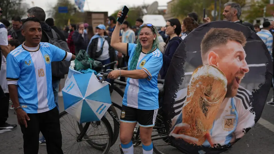 Hinchas de Argentina colpsan las calles en la despedida de Messi