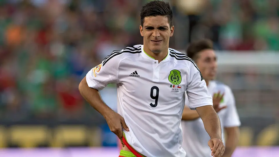Raúl Jiménez en la derrota 0-7 ante Chile | Imago7