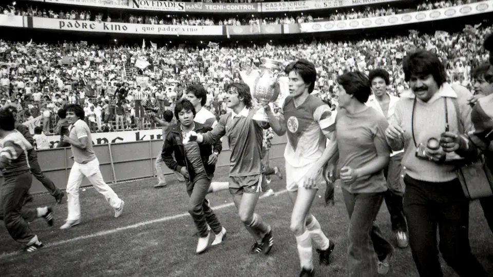 Jugadores de América celebran el título en 1984 | MEXSPORT