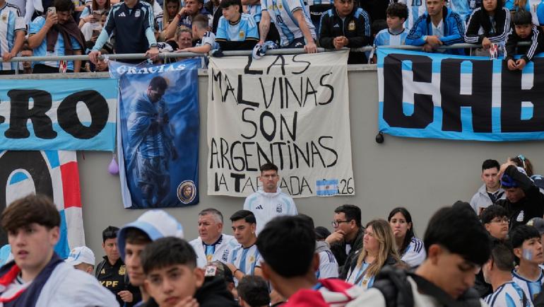 Banderas e imágenes de Lionel Messi | AP