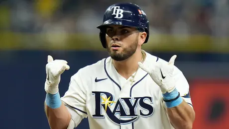 Rays dejan a Yankees al borde de la eliminación y Jonathan Aranda vuelve a responder