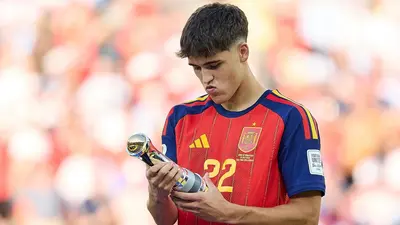 Golden Boy 2026: Pau Cubarsí encabeza la lista de 25 finalistas al trono europeo