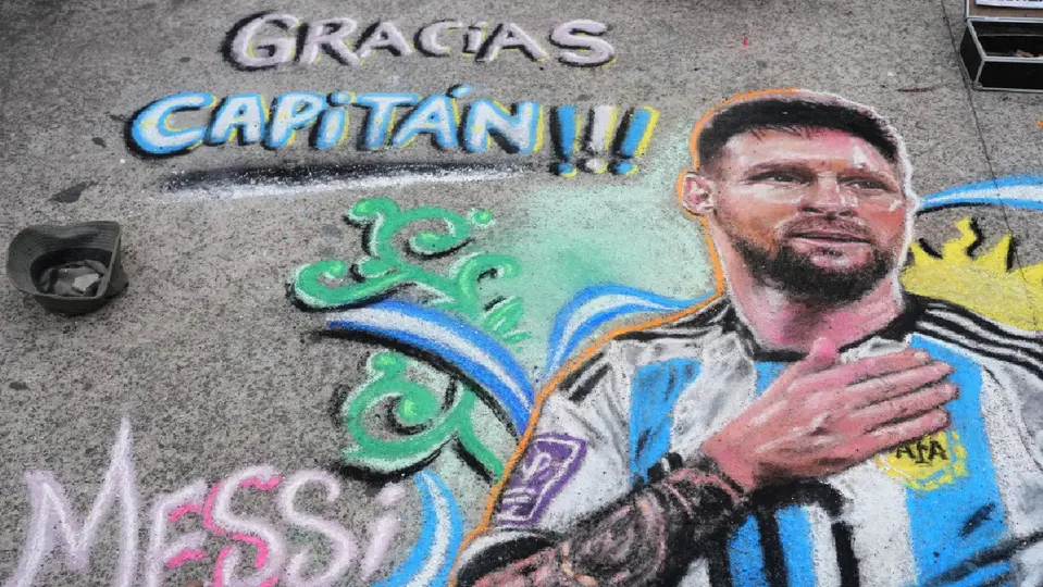 Dibujo de Lionel Messi en su despedida | AP