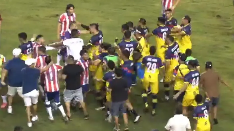 El duelo entre Chivas Impulsora y América Buenavista acabó en pleito | Captura