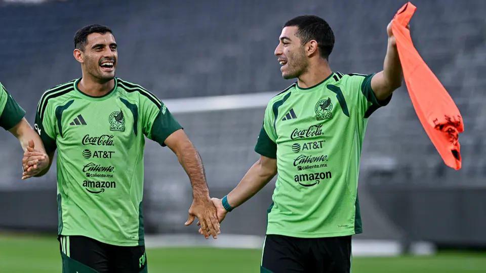 Germán Berterame y Erik Lira en entrenamiento de la Selección Mexicana | Imago7