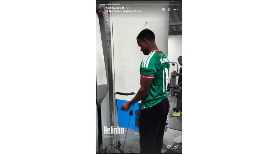Helinho entrena con la camiseta del Tri | Captura de pantalla