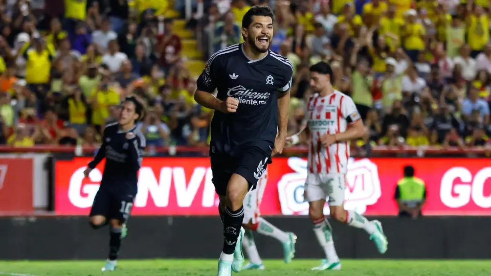 Henry Martin en celebración de gol con América ante Necaxa | IMAGO 7