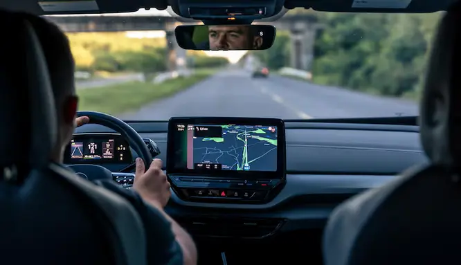 Toda la nueva tecnología no tendrá que distraer tu vista del camino / FREEPIK