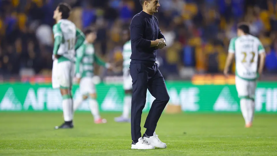 DT de Santos carga contra arbitraje tras penal polémico ante Tigres: 'Nos condenó'