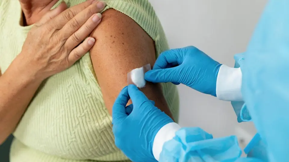 La vacuna triple viral protege contra sarampión, rubéola y paperas / FREEPIK