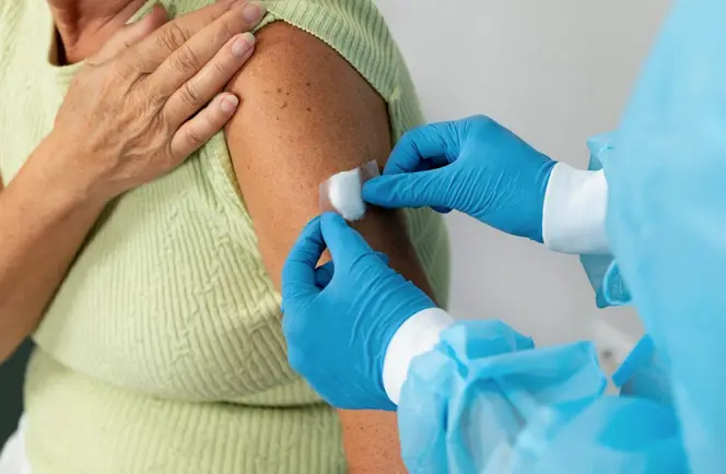 La vacuna triple viral protege contra sarampión, rubéola y paperas / FREEPIK