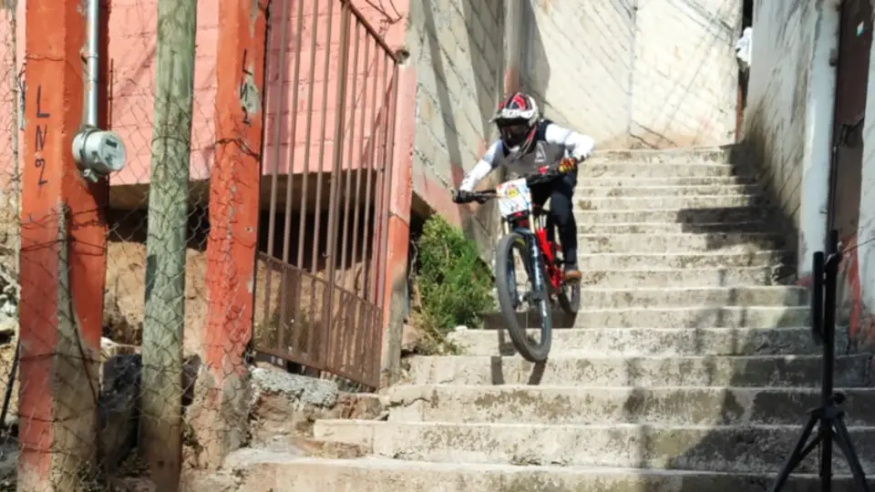 Red Bull: Del Cerro al Barrio México | RÉCORD