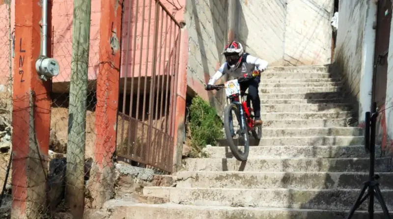 Red Bull: Del Cerro al Barrio México | RÉCORD